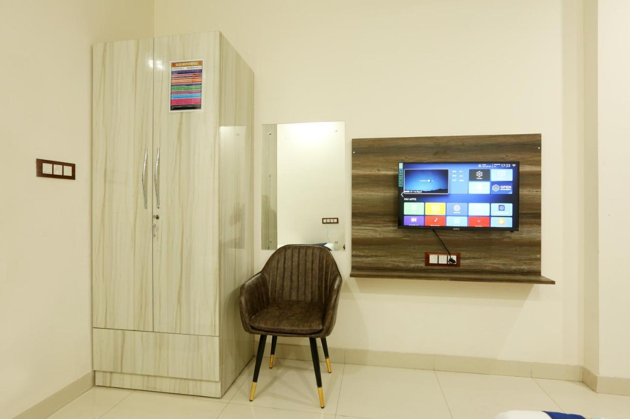Hotel Red Velvet At Delhi Airport Ню Делхи Екстериор снимка
