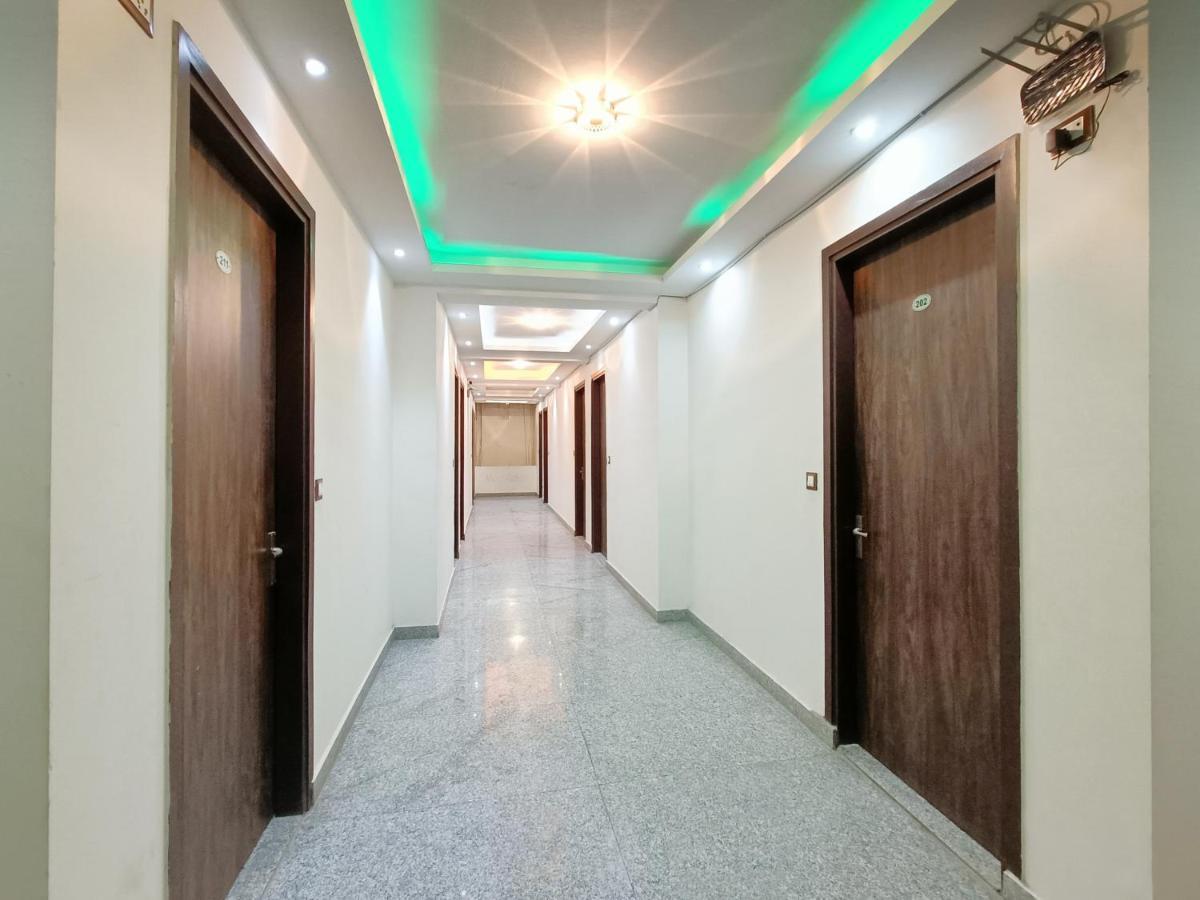 Hotel Red Velvet At Delhi Airport Ню Делхи Екстериор снимка