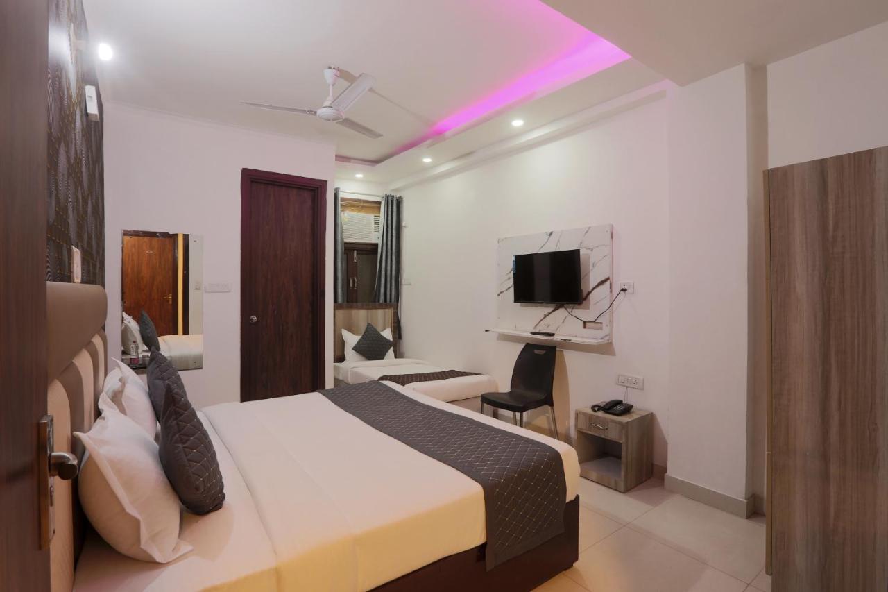 Hotel Red Velvet At Delhi Airport Ню Делхи Екстериор снимка